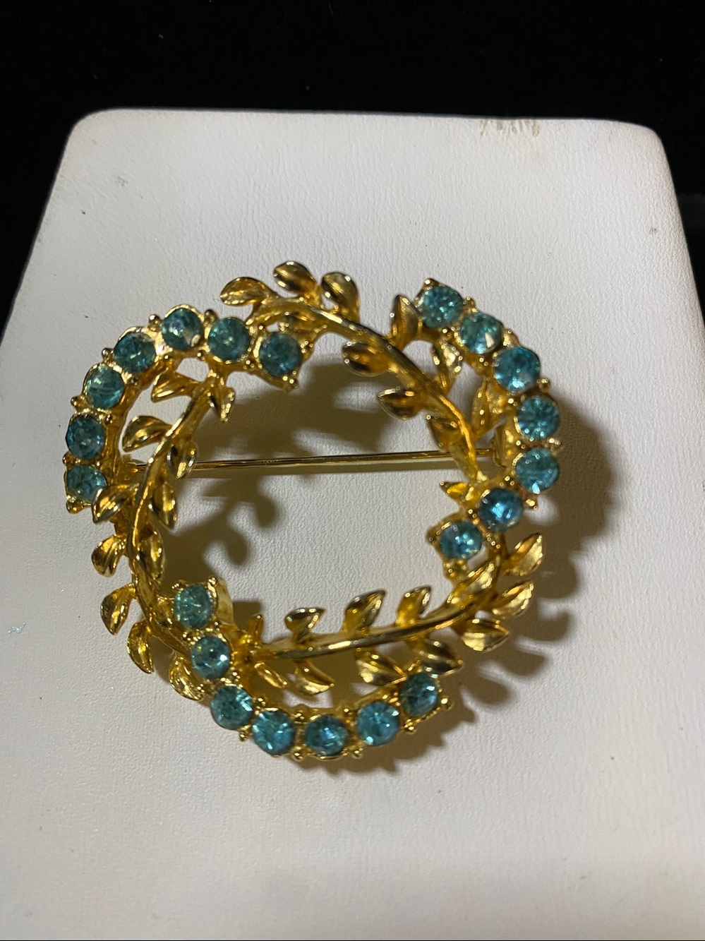 Vintage Gold tone Brooch with Stunning RoundAqua Rhinestones a leaf Pattern Desi